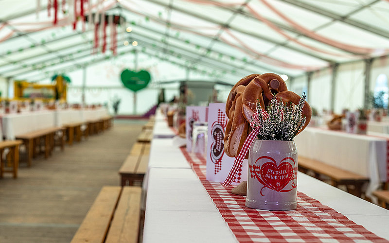 Sonderangefertigte Krüge für das Münchner Oktoberfest